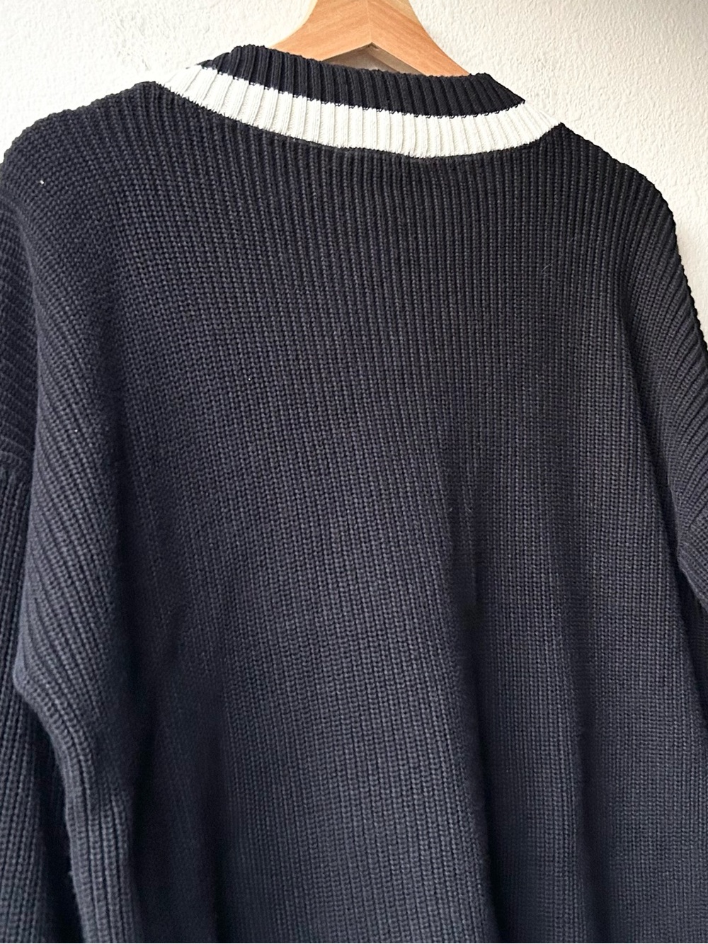 NWT Tuckernuck Black Cream Striped Ashe V neck Sweater Sz L - Picture 11 of 16